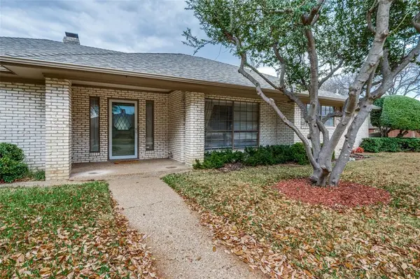 2801 W Aspen Court, Plano, TX 75075