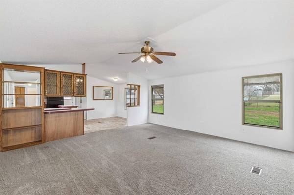 608 4th Street, Blanket, TX 76432