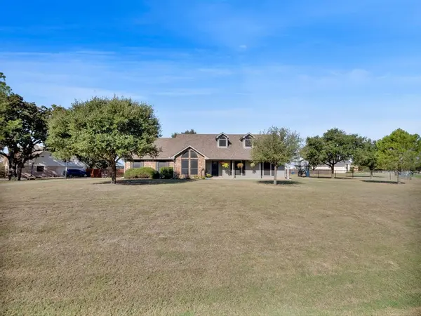 1020 Oak Hollow Lane, Seagoville, TX 75159