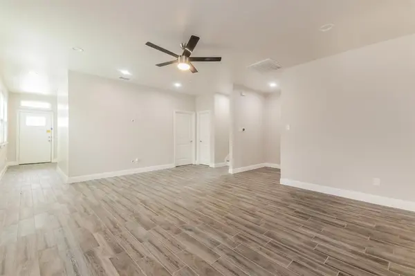 4030 Vineyard Drive, Dallas, TX 75212