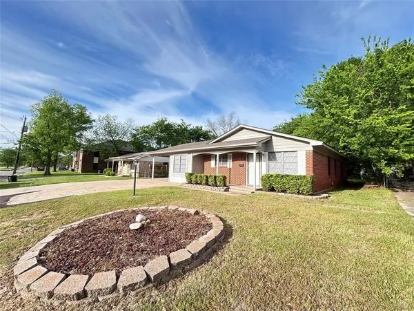 913 Fisher Street, Sulphur Springs, TX 75482