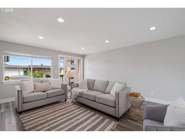 10214 NW 11TH AVE, Vancouver, WA 98685