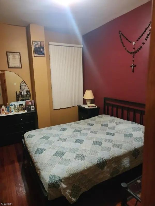 20 Harrison St, Nutley Twp., NJ 07110