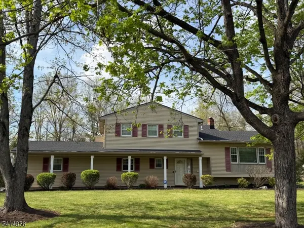 61 Queen Anne Dr, Bernards Twp., NJ 07920