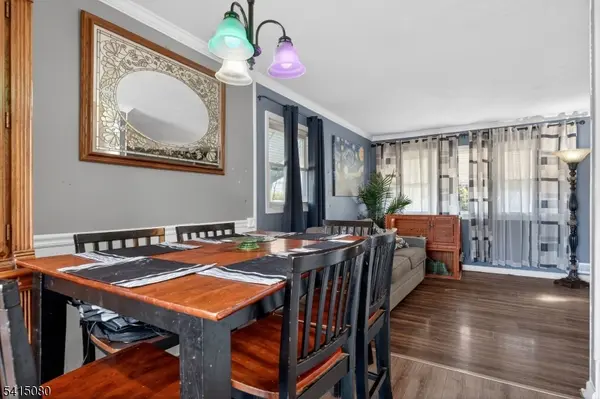 77 W Arthur Pl, Woodbridge Twp., NJ 08830