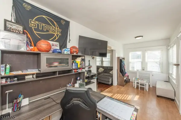 153 Orchard St, Elmwood Park Boro, NJ 07407