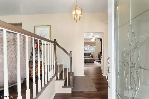 13 Hillside Dr, Clinton Town, NJ 08809