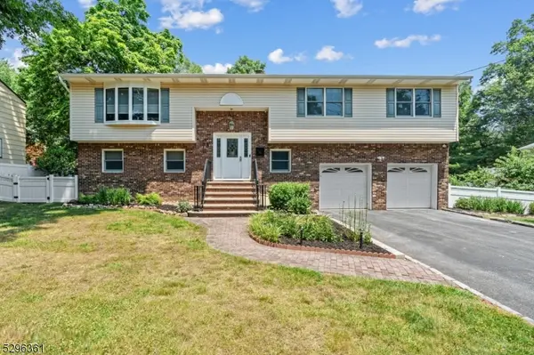 73 E Mcclellan Ave, Livingston Twp., NJ 07039