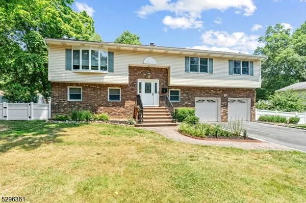 73 E Mcclellan Ave, Livingston Twp., NJ 07039