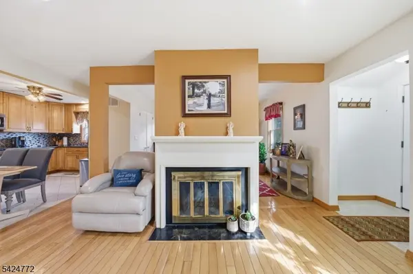 50 Skyline Lake Dr, Ringwood Boro, NJ 07456