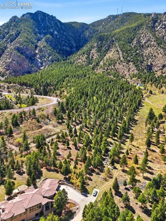 390 Irvington CT, Colorado Springs, CO 80906