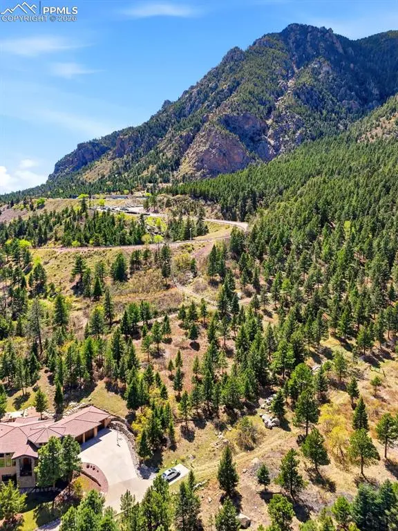 390 Irvington CT, Colorado Springs, CO 80906