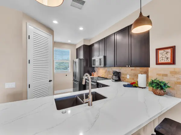 69-200 POHAKULANA PL #F34, Waikoloa, HI 96738