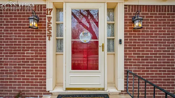 17 Clover CIR, Colorado Springs, CO 80906