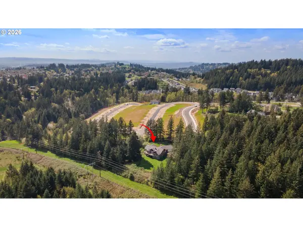 10534 SE VRADENBURG RD, Happy Valley, OR 97086