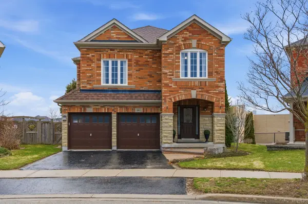 14 Hinsley CRES, Ajax, ON L1T 0B4