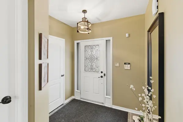 14 Hinsley CRES, Ajax, ON L1T 0B4