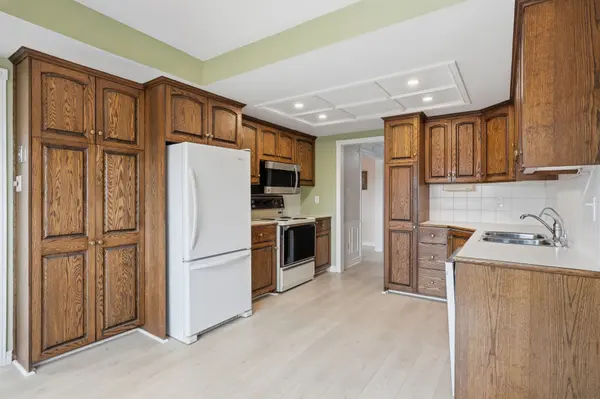 56 Fox Run LN, Bradford West Gwillimbury, ON L3Z 2V2