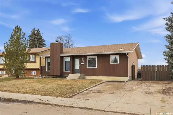 142 Heise CRESCENT, Saskatoon, SK S7M 4V3