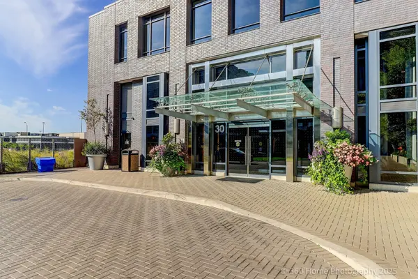 30 Gibbs RD #2103, Toronto W08, ON M9B 0E4