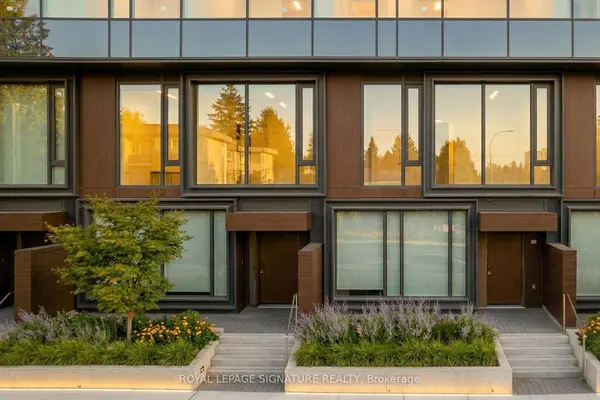 448 Burnhamthorpe RD W #104 (TH4), Mississauga, ON L5B 0R4