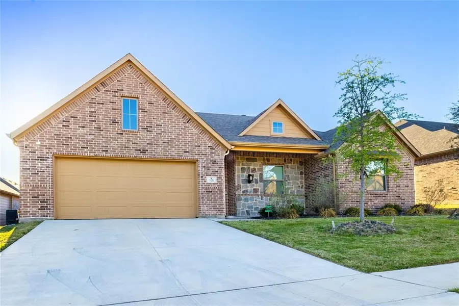 105 Rosemary Drive, Azle, TX 76020