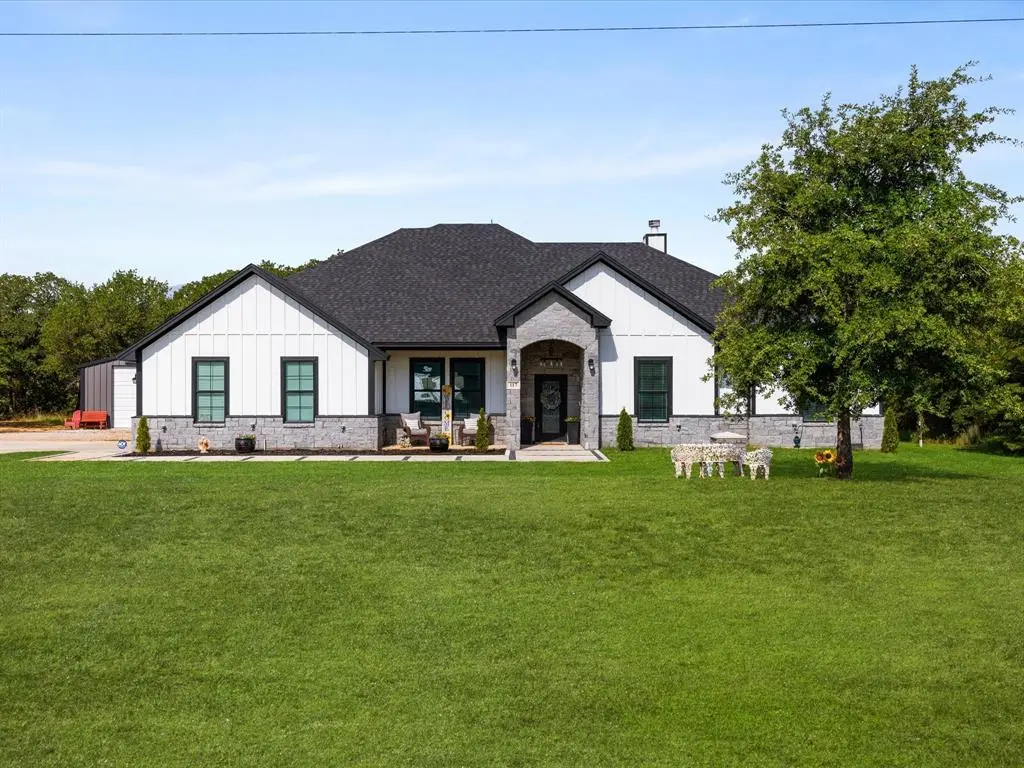 117 Coyote Cave Lane, Alvord, TX 76225