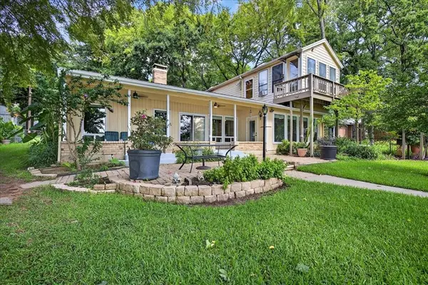 130 Camino Robles Street, Gun Barrel City, TX 75156