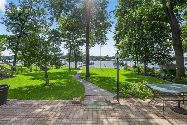 130 Camino Robles Street, Gun Barrel City, TX 75156