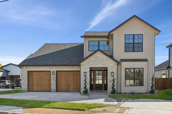 208 Pecan Street, Roanoke, TX 76262