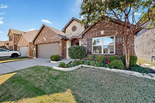 1628 Ridge Creek Lane,  Aubrey,  TX 76227
