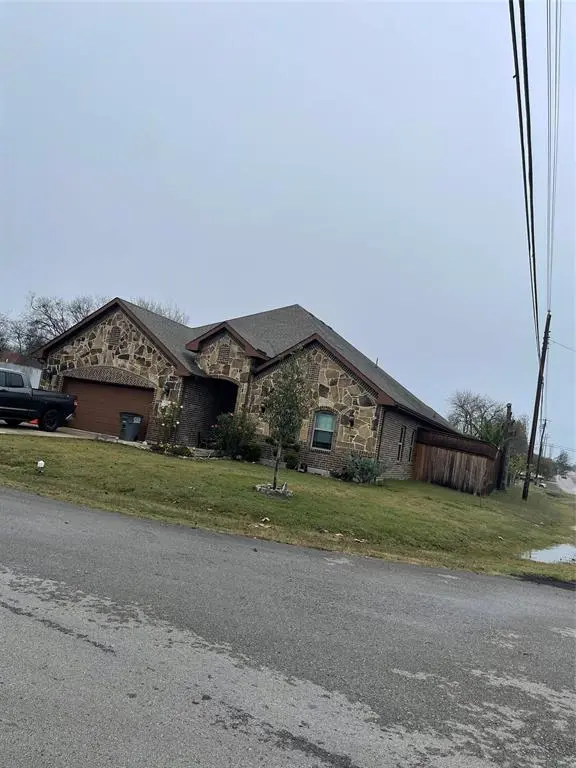 225 S Overlook Drive, Red Oak, TX 75154