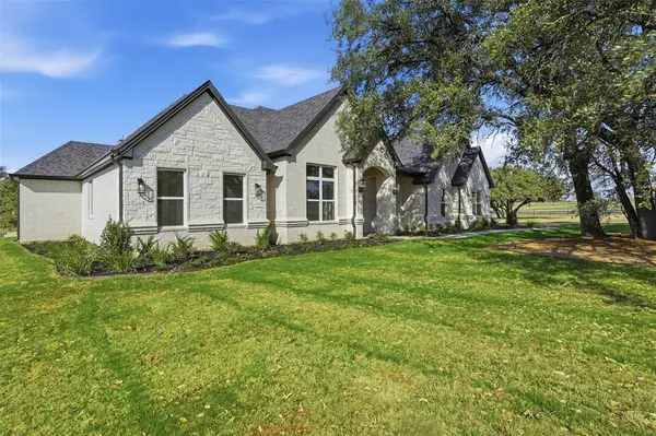 104 Trace Drive, Weatherford, TX 76087