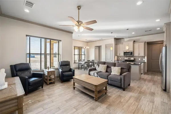 417 W Andrew Drive, Mabank, TX 75147