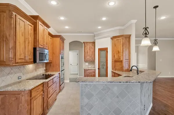 1109 Alexander Court, Midlothian, TX 76065