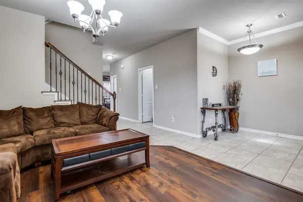 5808 Windy Meadow Lane, Grand Prairie, TX 75052