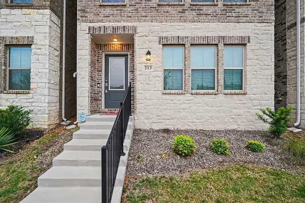 213 Settlers Way, Euless, TX 76040