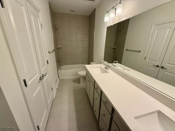 400 Willow St #405, Kearny Town, NJ 07032