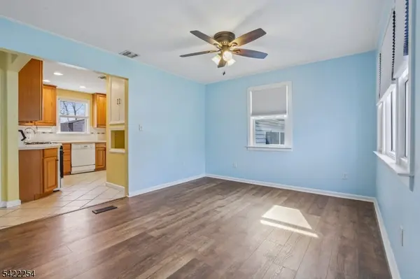 287 Roosevelt Ln, Kenilworth Boro, NJ 07033