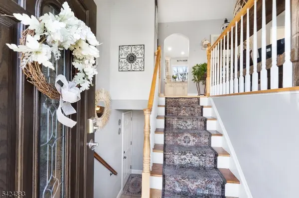 68 DORIS WAY, Clark Twp., NJ 07066