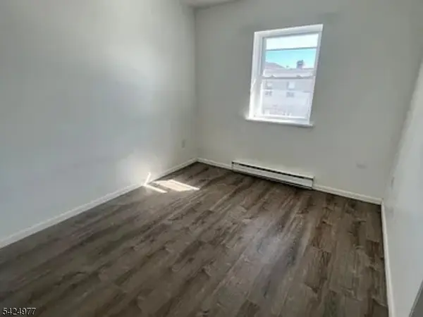 25 Houston St #5, Newark City, NJ 07105