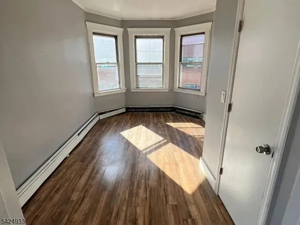 489 Market St, Paterson City, NJ 07501