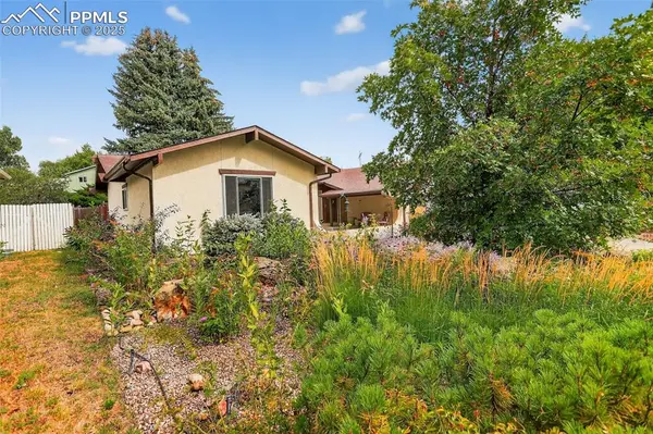 6035 Tuckerman LN, Colorado Springs, CO 80918