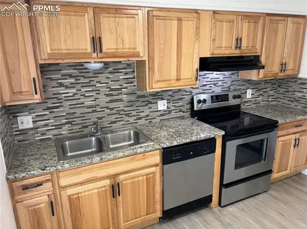 2921 Straus LN, Colorado Springs, CO 80907