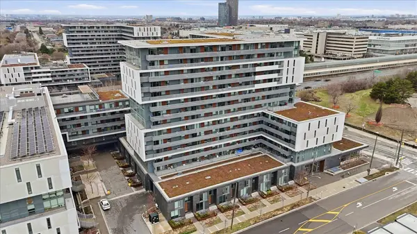 120 Varna DR #1004, Toronto C04, ON M6A 0B3