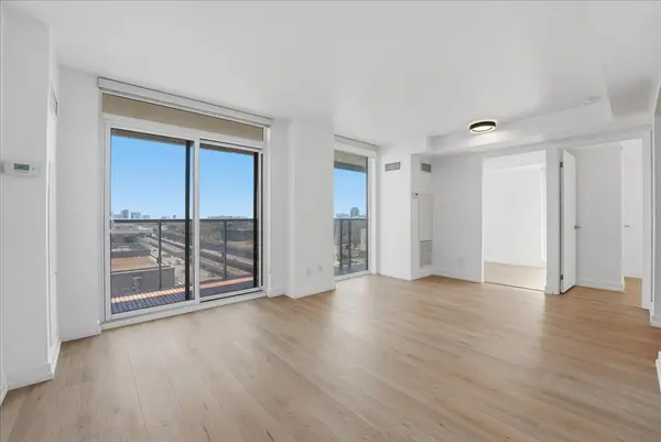 120 Varna DR #1004, Toronto C04, ON M6A 0B3