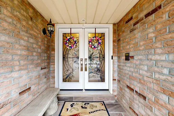 45 Rotherglen RD N, Ajax, ON L1T 1S8