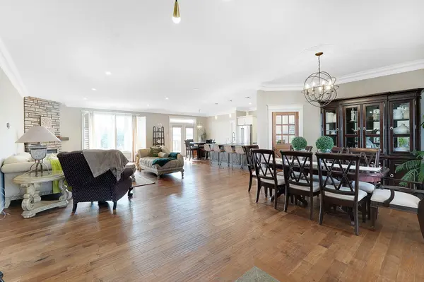 2 Harry Parker PL, Adjala-tosorontio, ON L0M 1J0