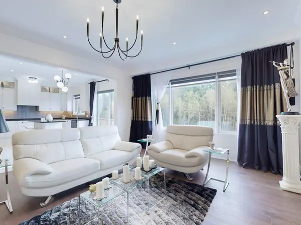 216 Sunset Vista CT E, Aurora, ON L4G 3Y1