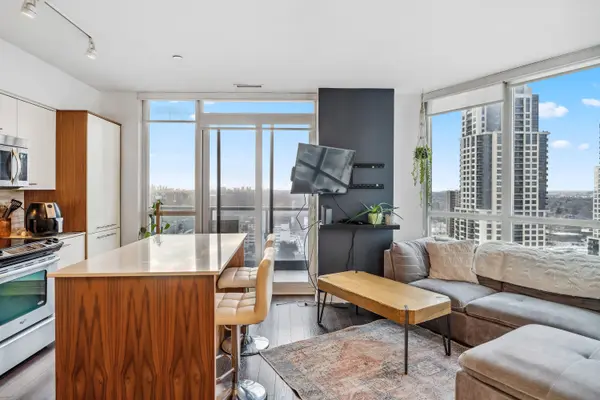 5 Valhalla Inn RD #1710, Toronto W08, ON M9B 0B1